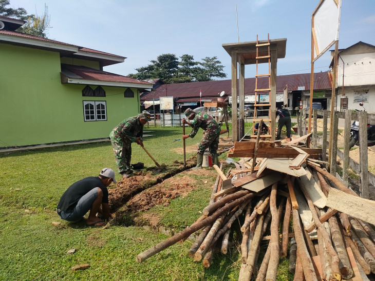 Kejar Target : Tim Satgas TMMD Kodim 0313/KPR Terus Pacu Pembuatan Sumur Bor.