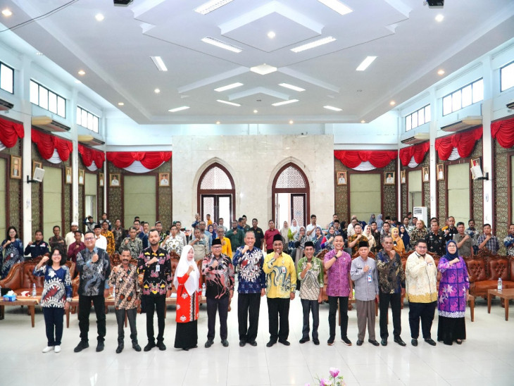Asisten II Suhermi Buka Sosialisasi dan Pencanangan Desa Cinta Statistik (Desa Cantik) Kabupaten Kampar Tahun 2024.