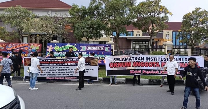 Diduga Beking Kegiatan Ilegal Logging, APMRB Minta Periksa Kapolsek Kampar Kiri