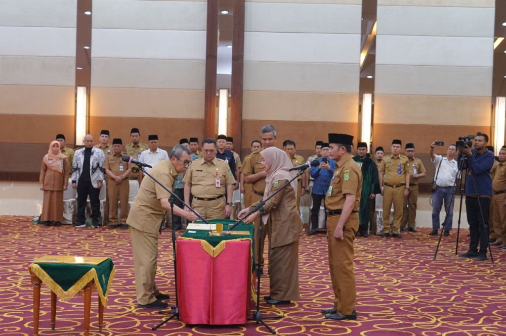 Gubri Syamsuar Minta Kepsek SMA/SMK dan SLB Koreksi Kekurangan dan Lakukan Inovasi