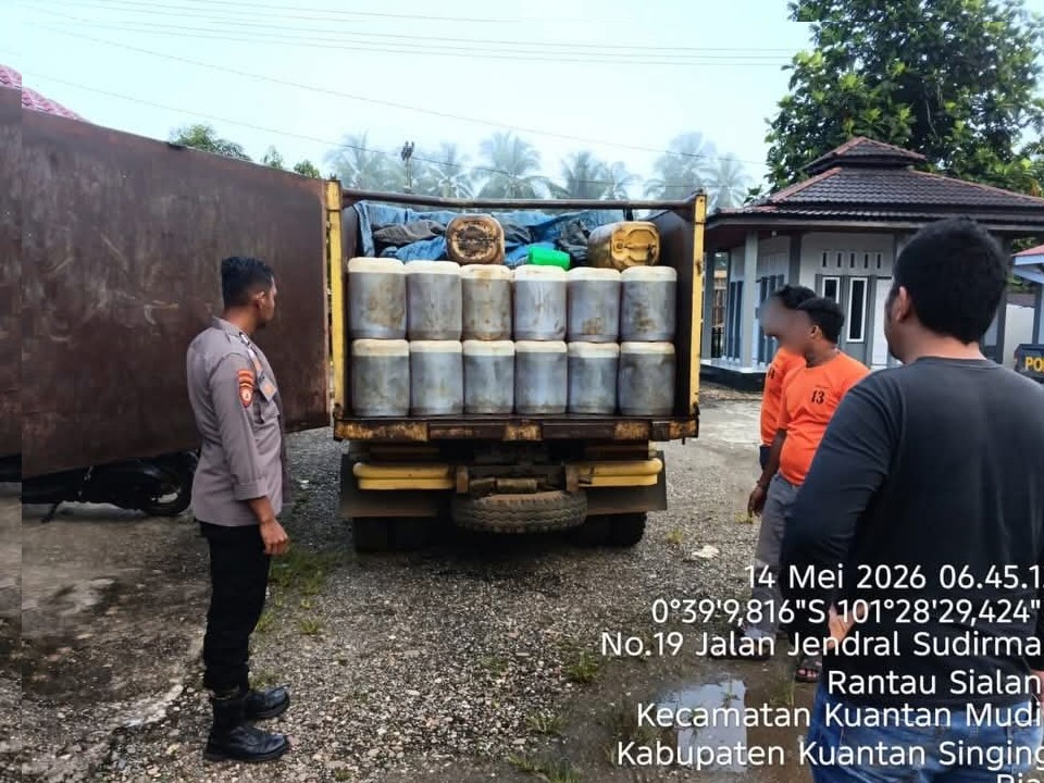 Polsek Kuantan Mudik Tangkap Dua Pelaku Dugaan Penyelundupan BBM