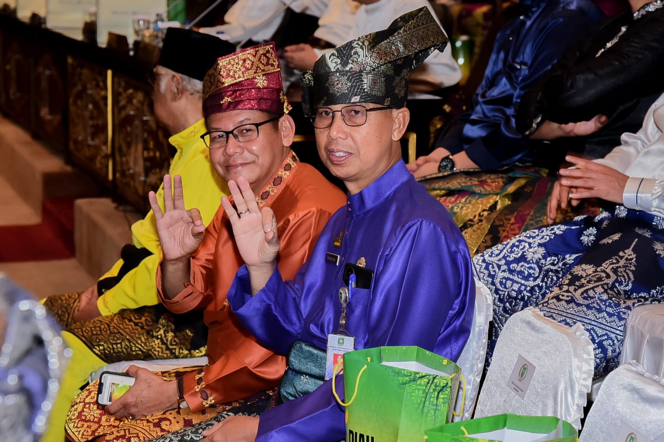 Hadiri Rapat Paripurna, Bupati Bengkalis Ucapkan Selamat Hari Jadi Afriyansyah, A.Md Afriyansyah, A.Md